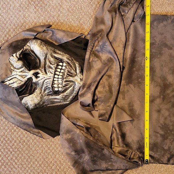 🎃Ghastly Ghoul with Fake Blood Knife 🔪 - Picture 12 of 13